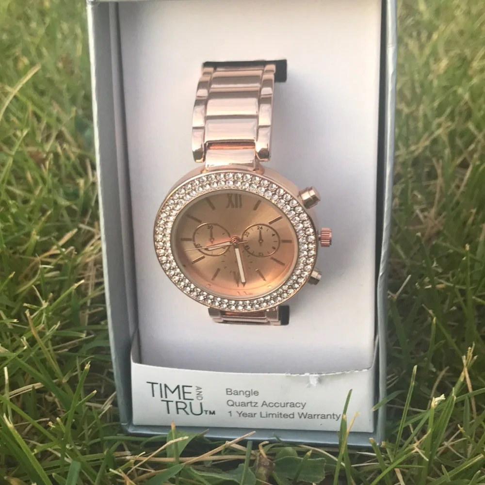 TIME AND TRUE WOMAN GOLDEN CUFF WATCH BANGLE QUARTZ ACCURACY